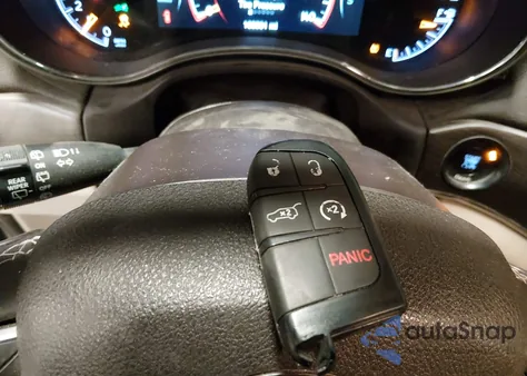 2015 Jeep Grand Cherokee Overland из США, поврежденный, VIN 1C4RJFCG6FC666366